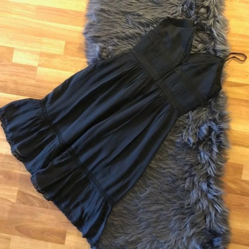 BCBG VINTAGE BLACK RUFFLE DETAIL DRESS - Picture 4 of 7